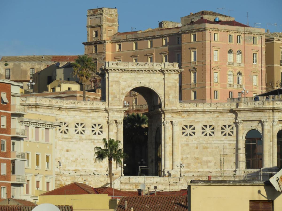 Luna Rossa Rooms Cagliari Esterno foto
