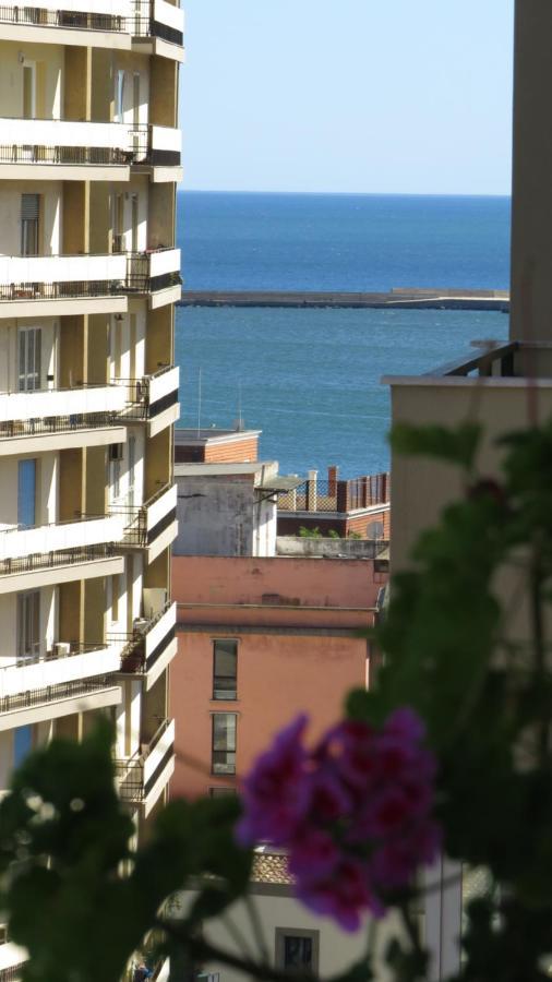 Luna Rossa Rooms Cagliari Esterno foto